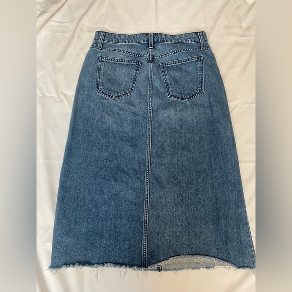 Joe's jeans Light Straight Midi Denim Skirt Epiphany wash size 30

A10 - Picture 8 of 8